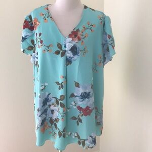 New! Anyally 2XL green floral short sleeve blouse.